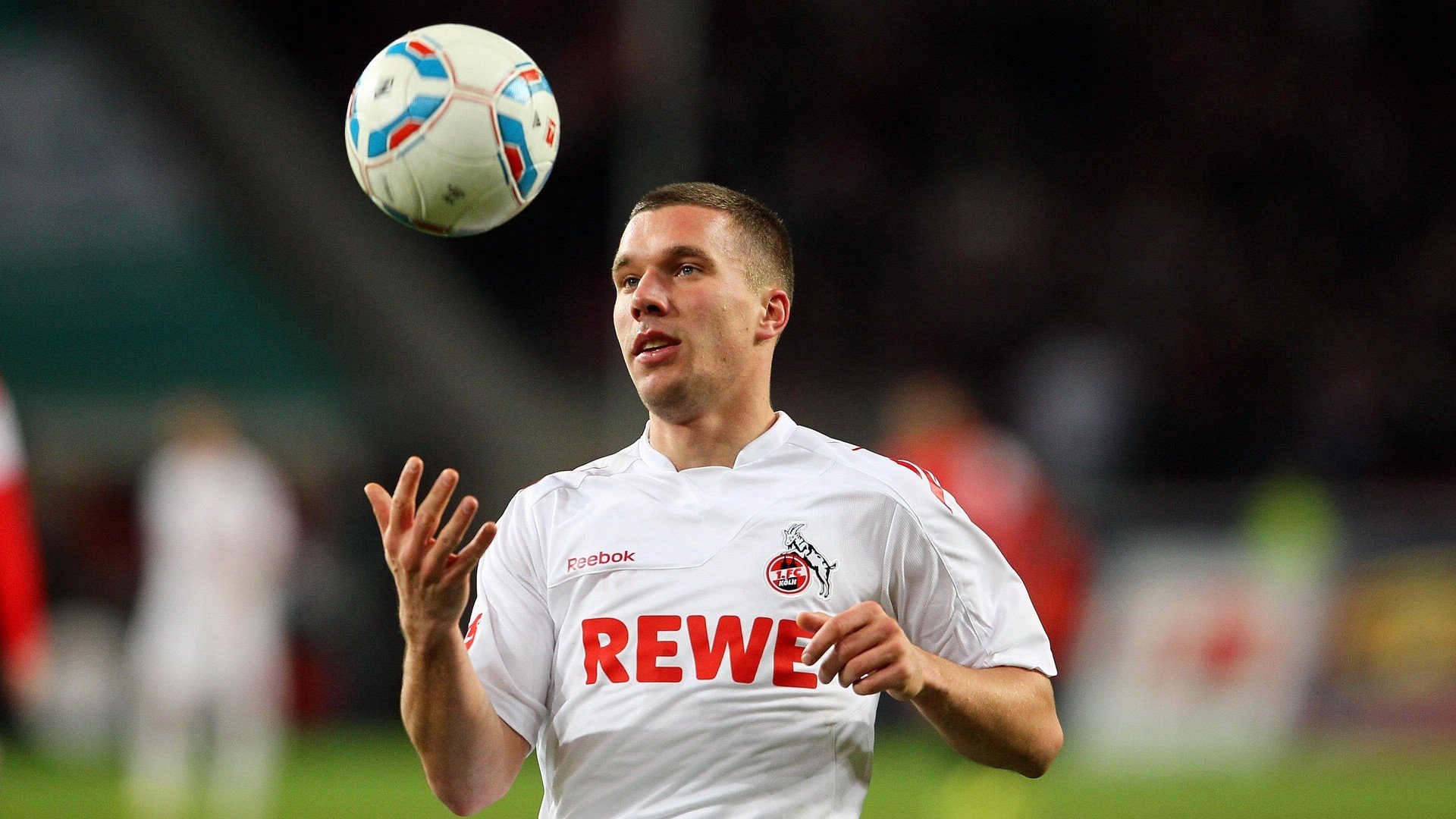 莱万多夫斯基遭遇三连败，公牛教练面临压力！